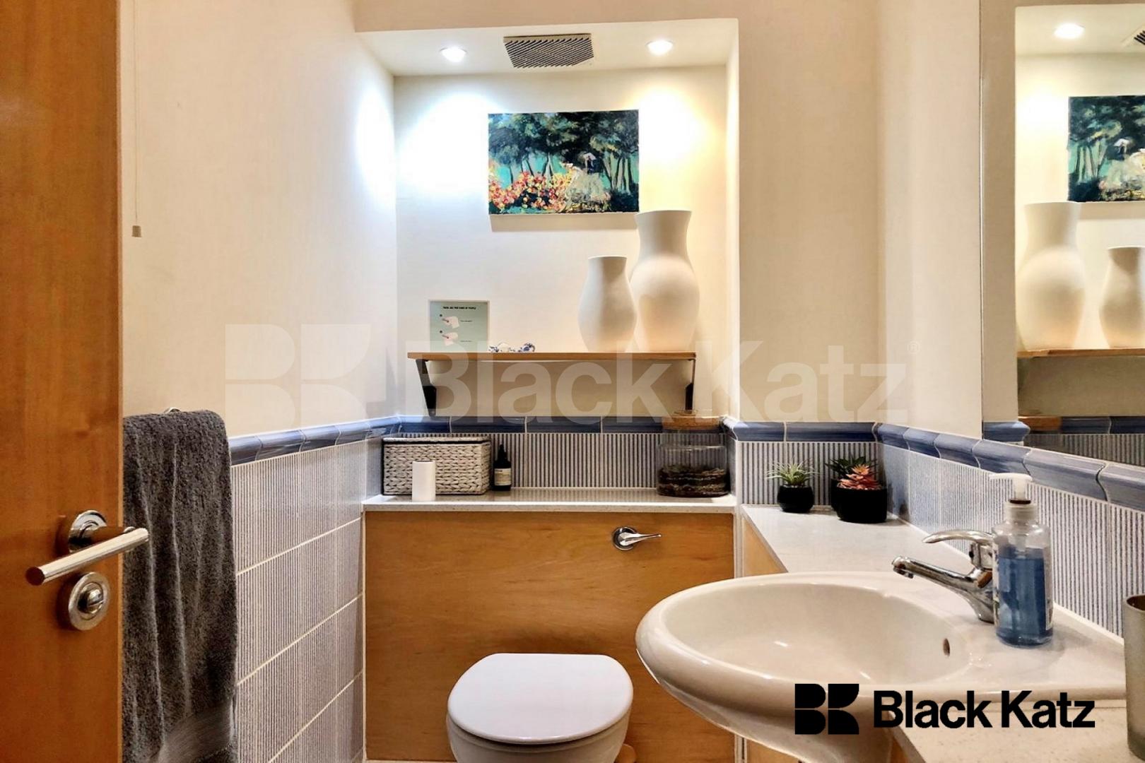 Generous dual aspect apartment with private parking 10 The Grange, Bermondsey 